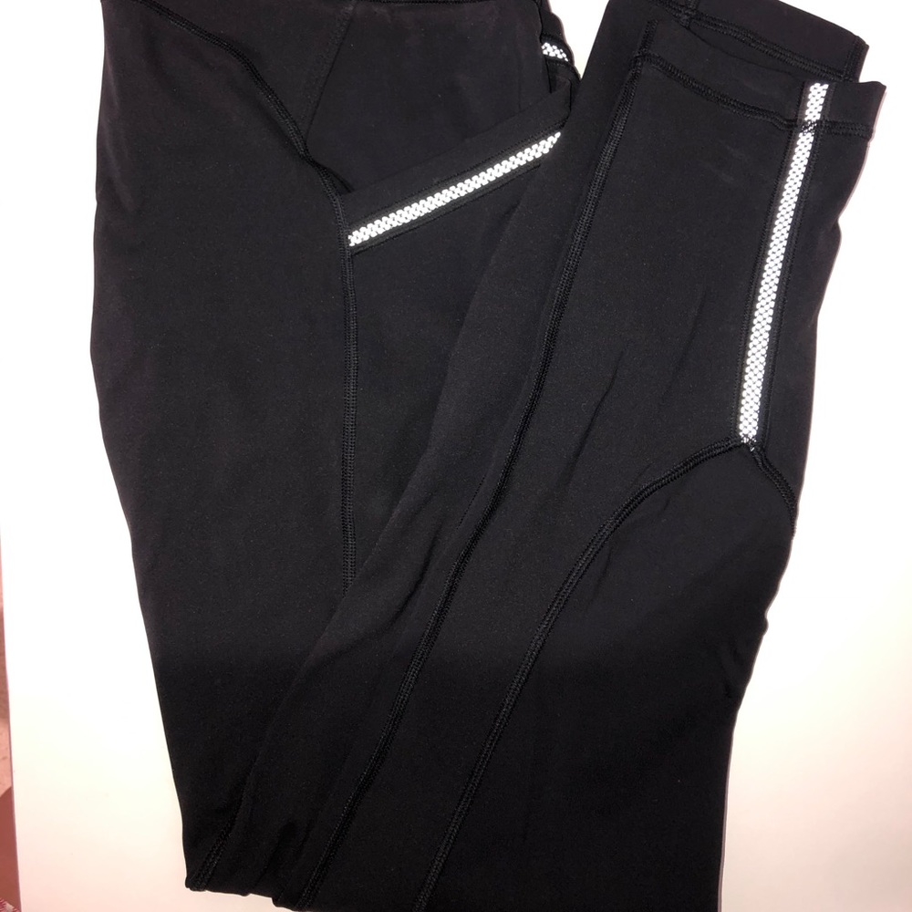 black lululemon leggings